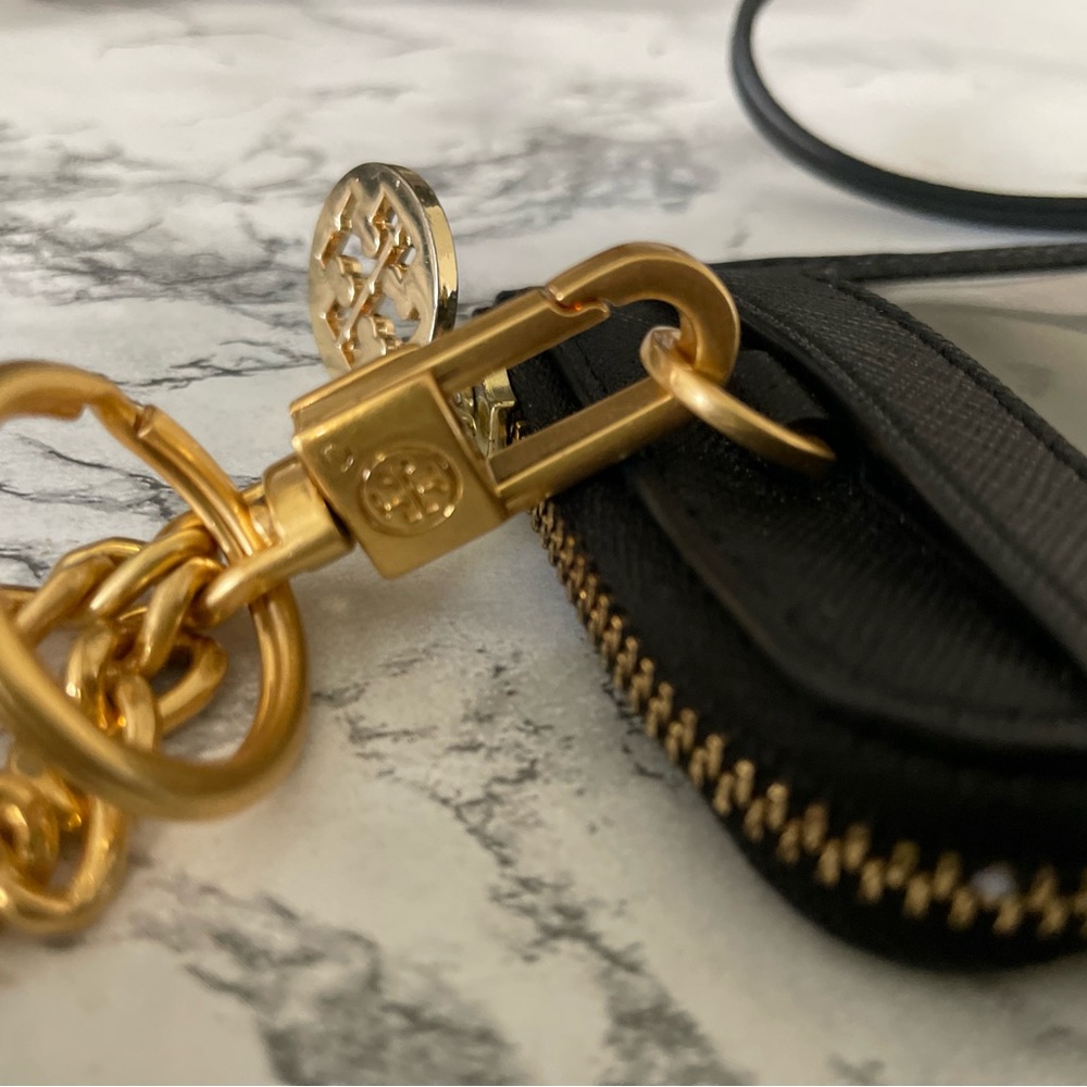 Tory Burch Card Holder / Comes with a belt / Excellent condition/ Gold Hardware - Picture 3 of 5